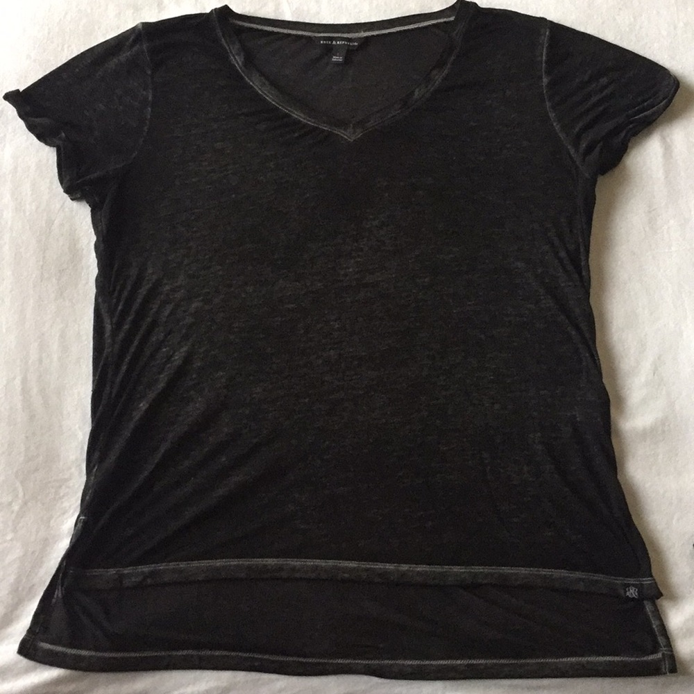 Rock& Republic distressed top